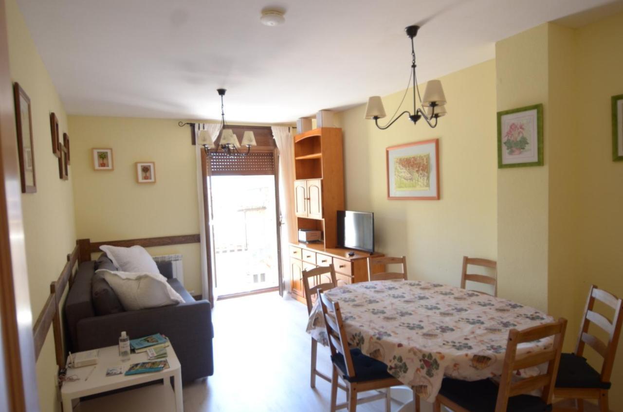 Apartamento Pena Erata Apartment Biescas  Bagian luar foto